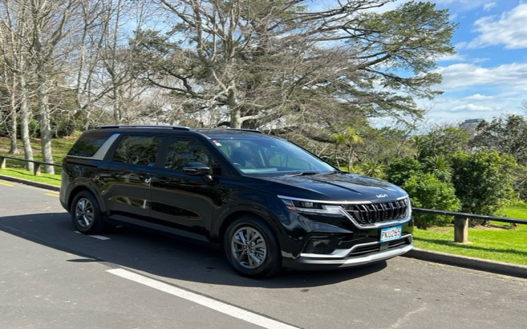 rent a kia carnival Rental In Dubai cars in dubai, Near me